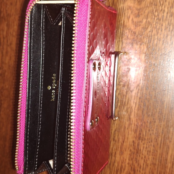 Kate Spade Beale St Caterina Pink Reflective Wristlet Wallet NWOT - Picture 9 of 13